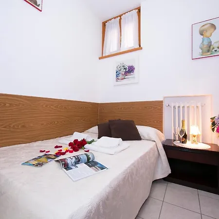 Colonno Sleeps 4 Appartement