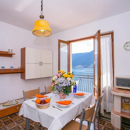 Colonno Sleeps 4 Apartamento *